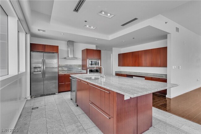 Building Photo - 4471 Dean Martin Dr