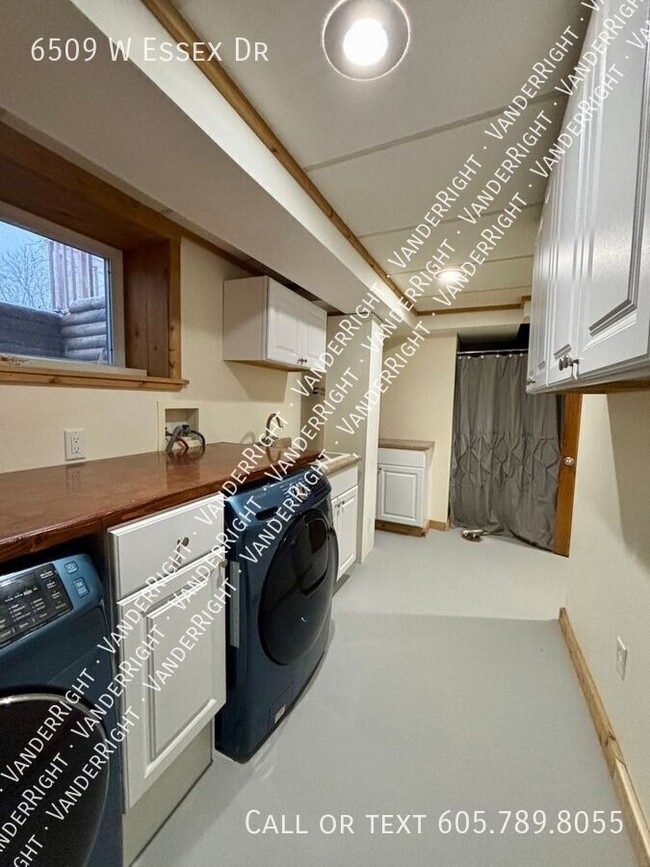 Building Photo - 6509 W Essex Dr