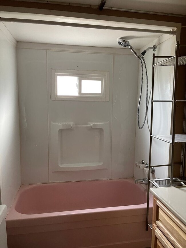 Building Photo - 1 Bedroom