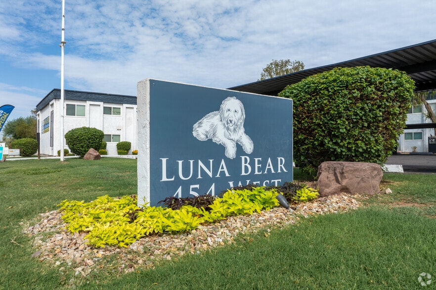 Primary Photo - Luna Bear 454 West Brown Apartments