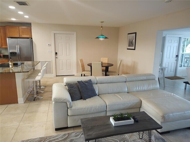 Building Photo - 4165 13th Ln NE