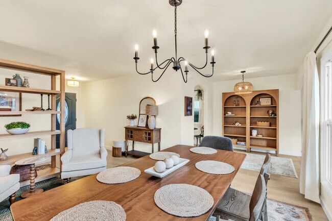 Building Photo - 4853 Twain Ave