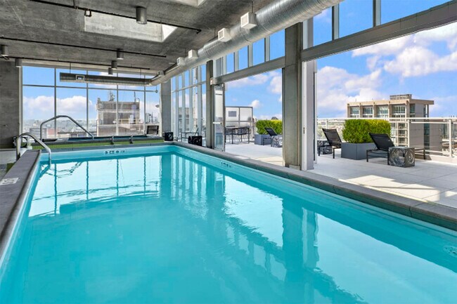 Building Photo - 601 W Jackson Blvd