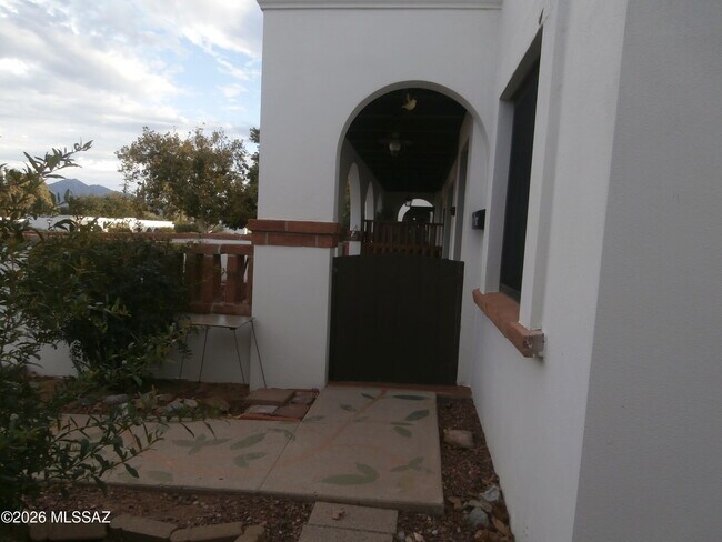 Building Photo - 248 S Paseo Lobo