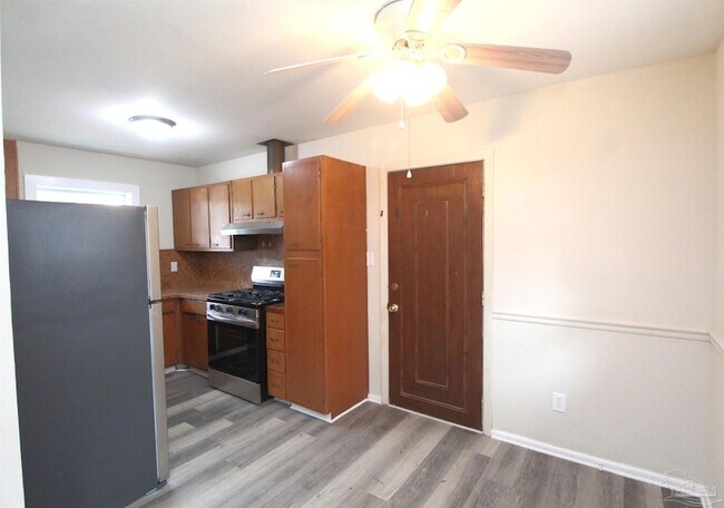 Building Photo - 4512 Chantilly Way