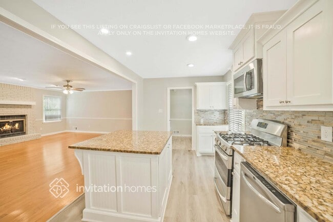 Building Photo - 468 Summerville Dr NW