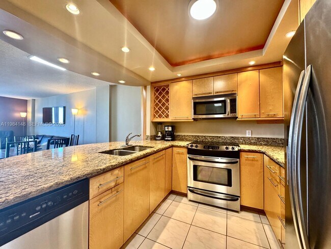 Building Photo - 3800 S Ocean Dr