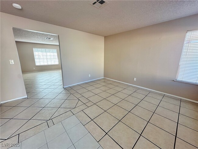 Building Photo - 6712 Reggie Cir