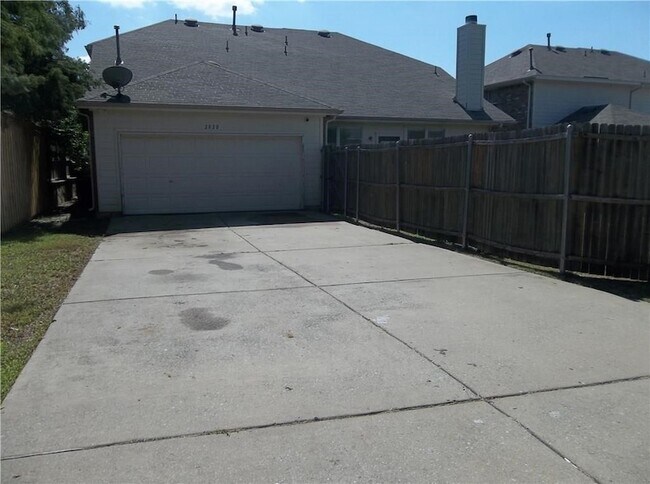 Building Photo - 2820 Deer Ridge Dr