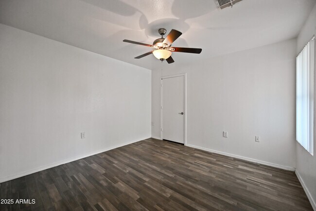 Building Photo - 3065 N 67th Ave
