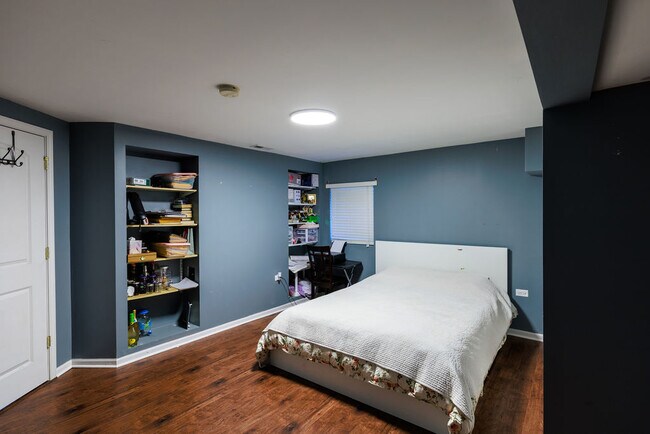 Building Photo - 25037 Brett St