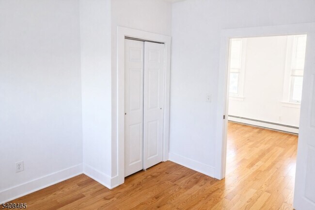 Building Photo - 110 Willow Ave