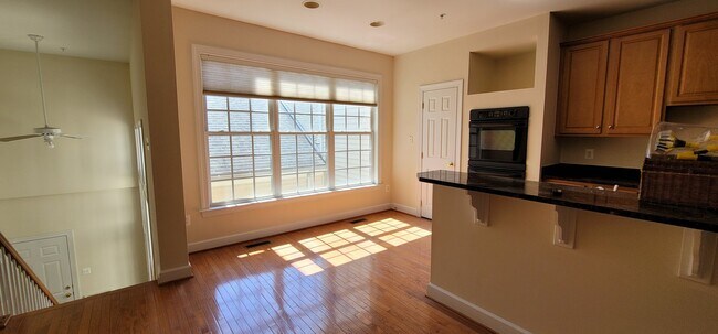 Building Photo - 1641 Piccard Dr