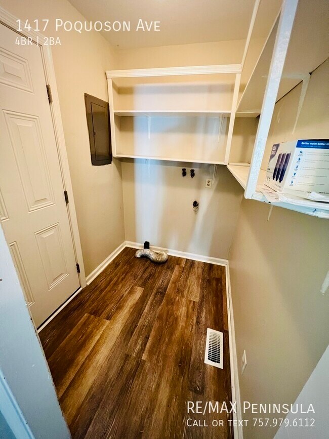 Building Photo - 4bed, 2bath Cape Cod in Poquoson!