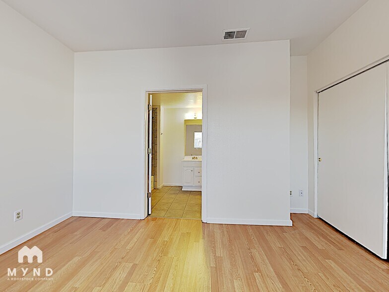 Building Photo - 2150 Sutro St