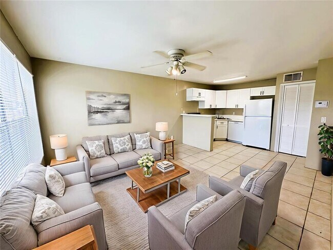 Building Photo - 4760 Walden Cir