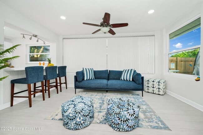 Building Photo - 363 Harbor Dr