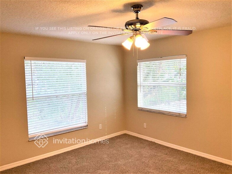 Building Photo - 1515 Pine Tree Dr