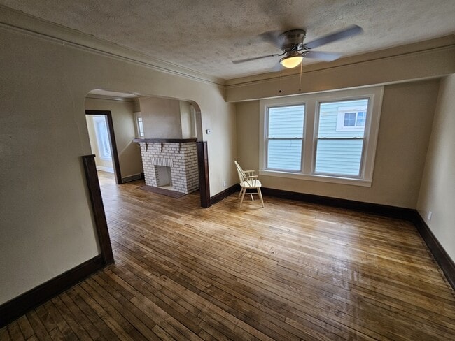 Building Photo - 3270 W 116th St