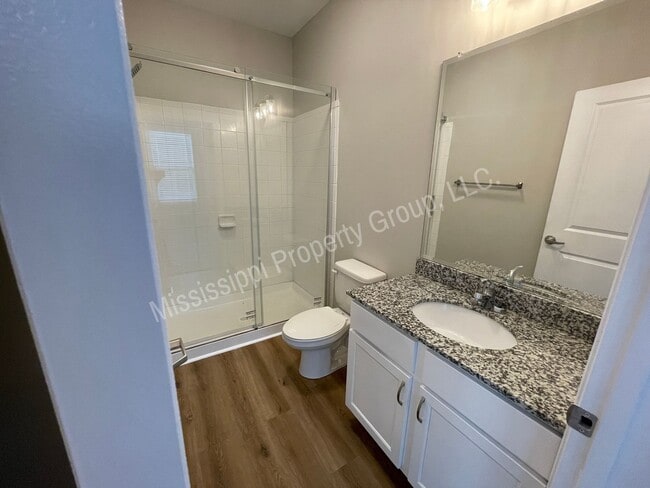 Building Photo - 3BD/3.5BA Available for Mid-August Move In