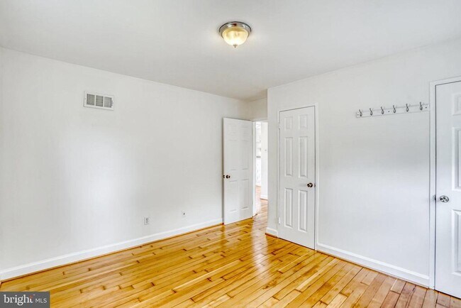 Building Photo - 5608 Tremont Dr