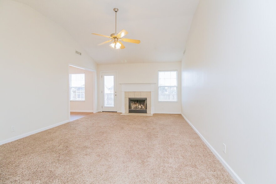 Building Photo - 1227 Matterhorn Run