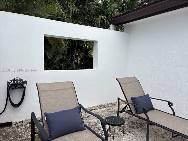 Building Photo - 6610 SW 104th Ct