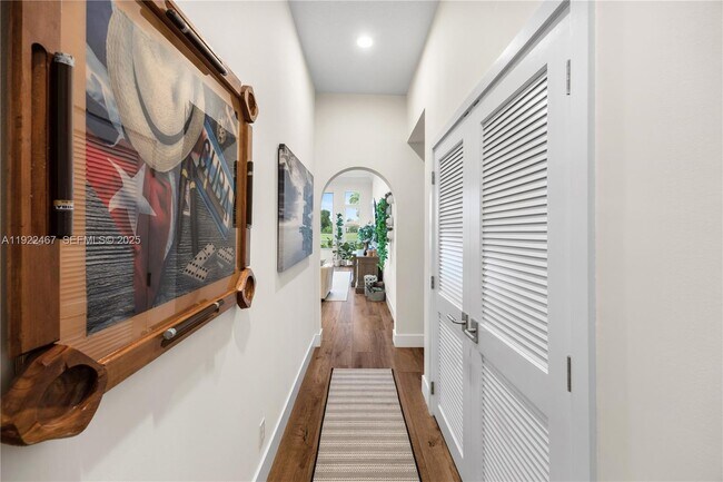 Building Photo - 2589 Mayfair Ln