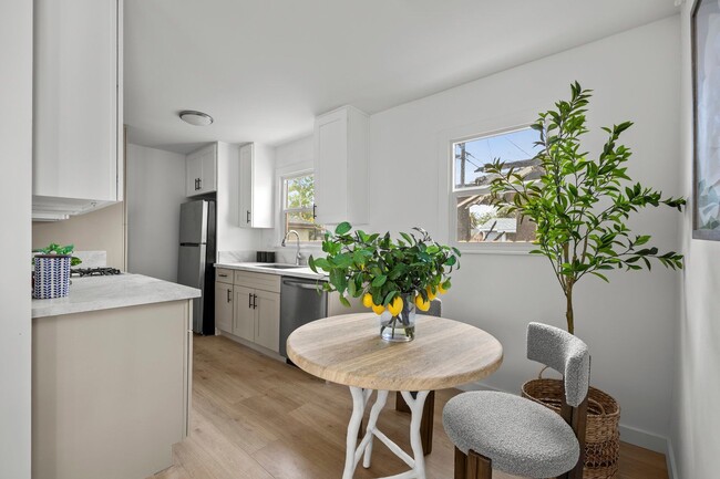 Building Photo - 1510 W 52nd St