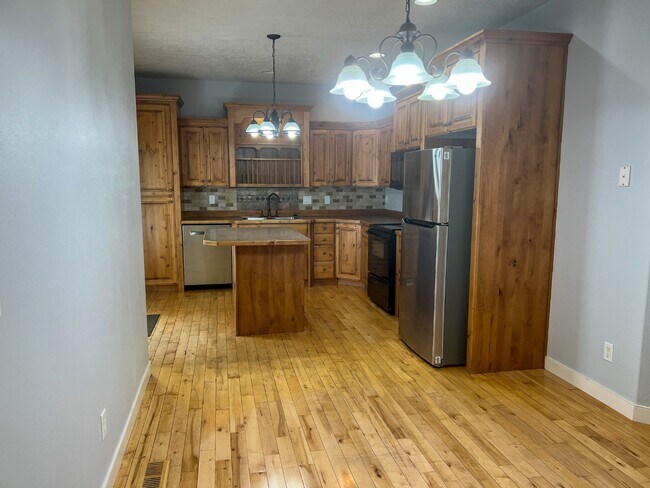 Building Photo - 1045 N 130 W