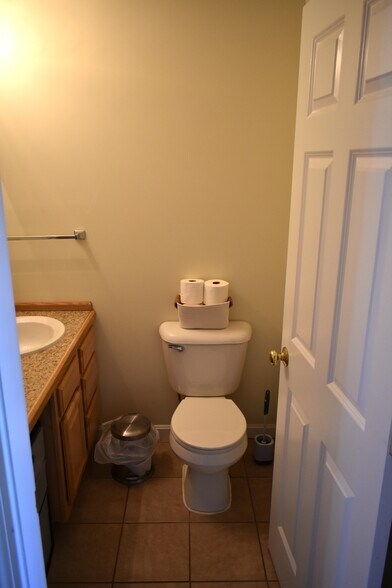 Building Photo - 39 River Village Dr