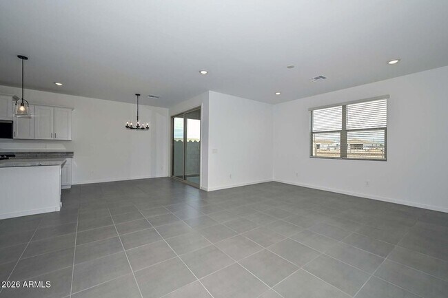 Building Photo - 16004 W Honeysuckle Dr