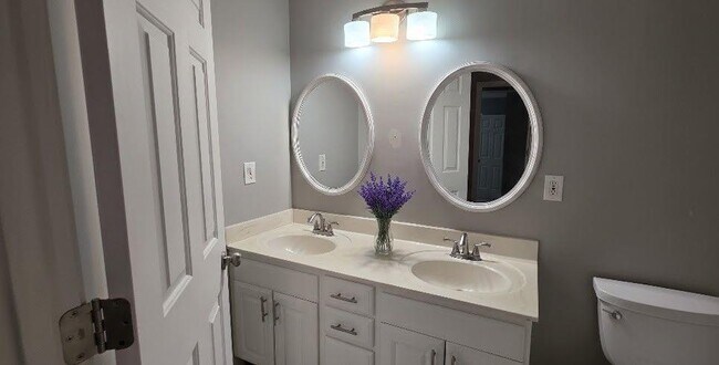 Building Photo - 3610 Hedge Arbor Ct