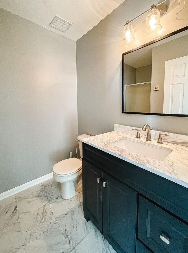 Master Bathroom - 156 Versailles Ct