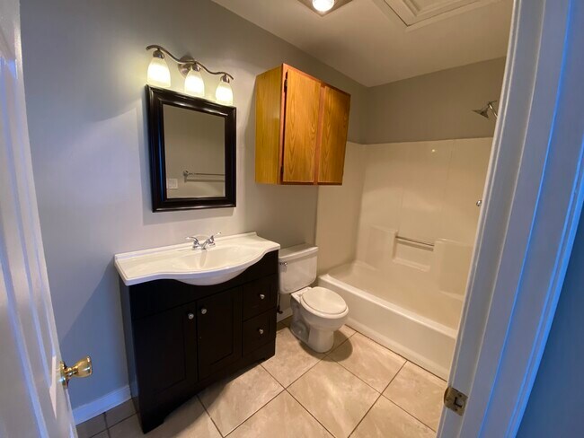 Building Photo - 248 Settlers Park Dr
