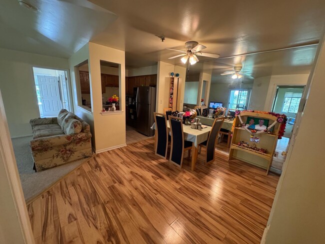 Building Photo - 1138 Waterford Dr