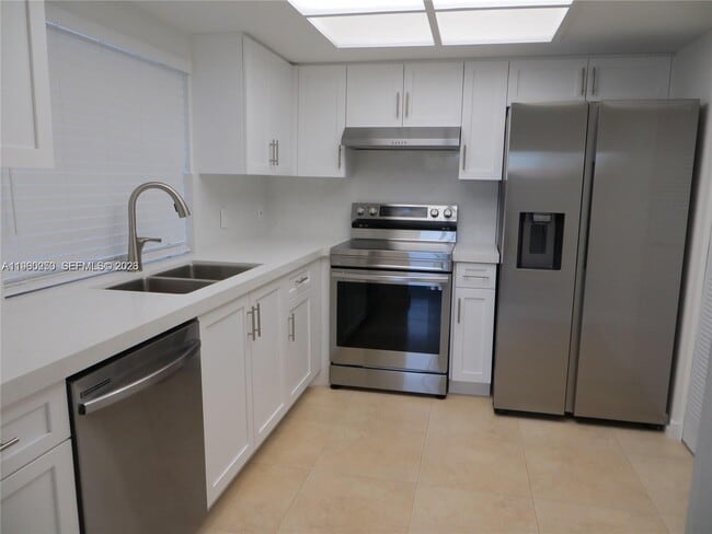 Building Photo - 15207 SW 46th Ln