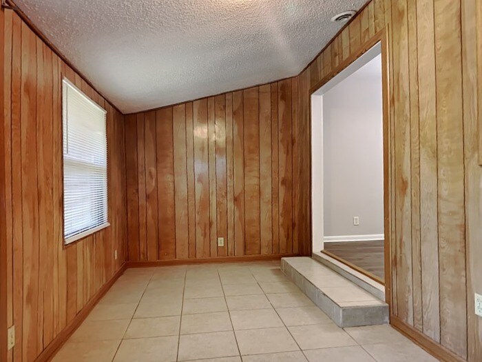 Building Photo - 2511 Green Oak Dr