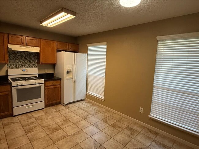 Building Photo - 4411 Treasure Trail