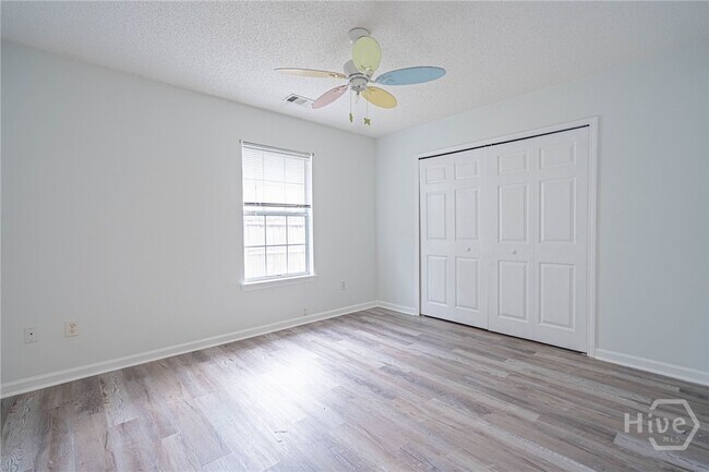 Building Photo - 114 Laurens Ln