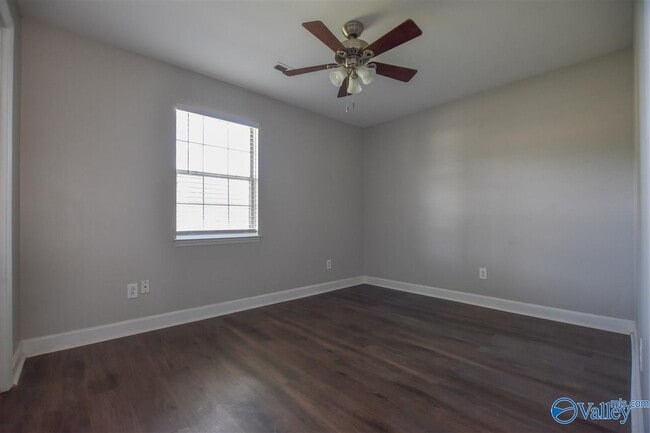 Building Photo - 109 Cove Crest Dr