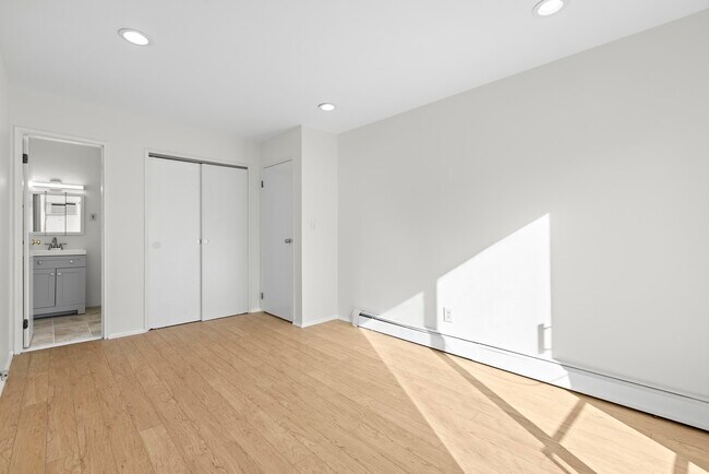 Building Photo - 95A Ferry St