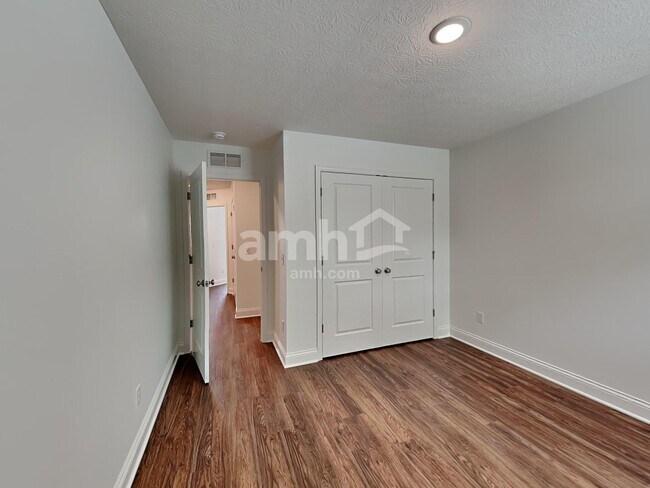Building Photo - 8276 Northpoint Dr