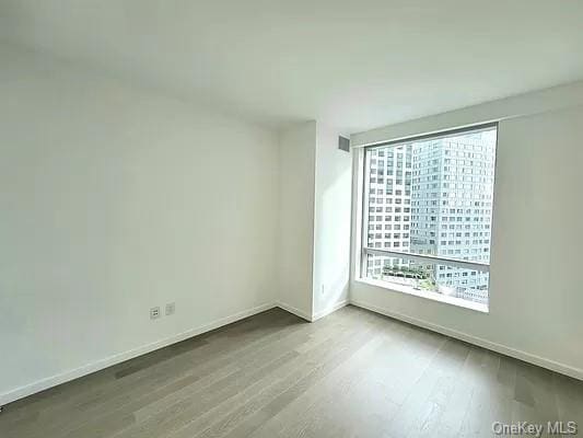 Building Photo - 445 Albee Square W