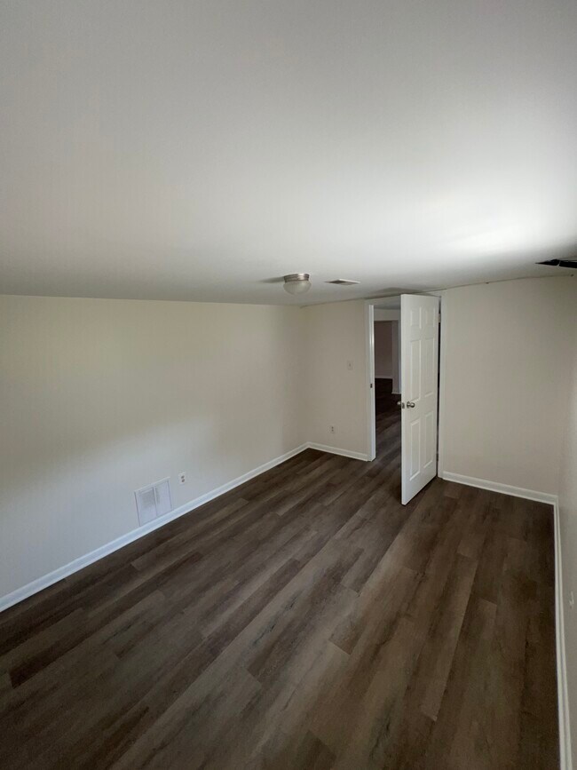 Building Photo - 7441 Convair Dr