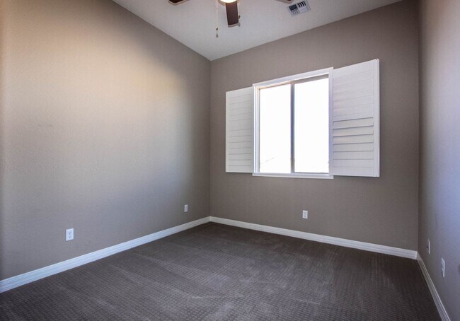 Building Photo - Application pending- 4 Bedroom Home in Granville - APPLICATION PENDING