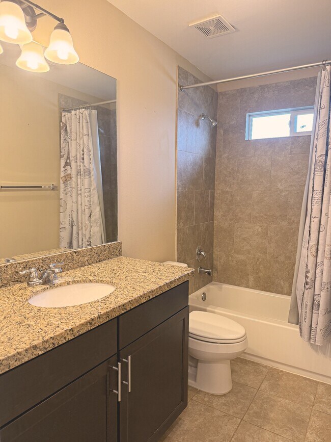 Building Photo - 17145 Wilthorne Gardens Ct