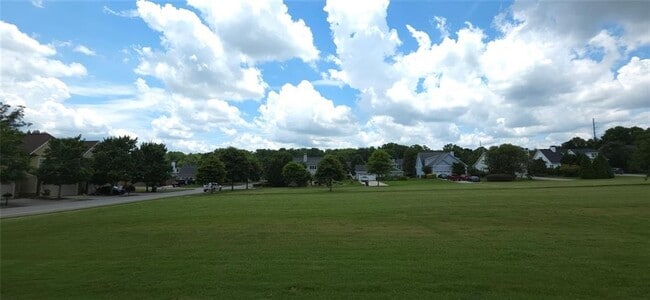 Building Photo - 1716 Lincoln Dr