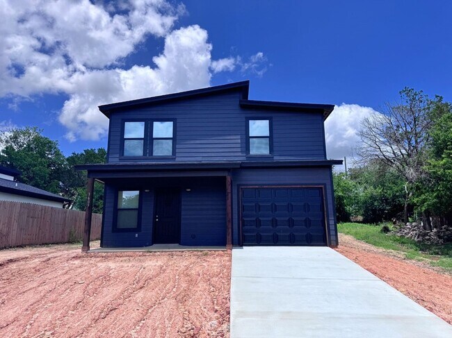 Building Photo - 3607 Sioux Trail