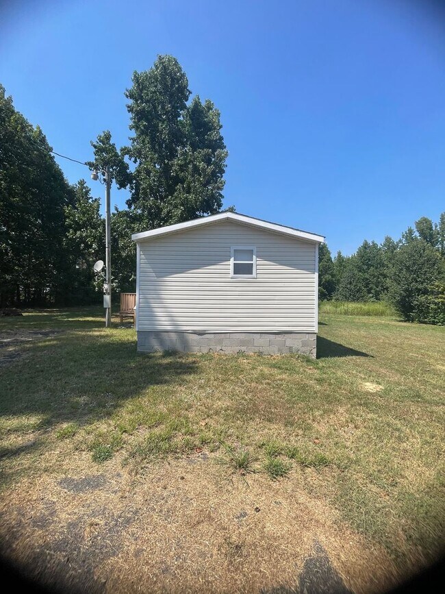Building Photo - 3 BR 2 Bath 1,280 sq ft singlewide mobile ...